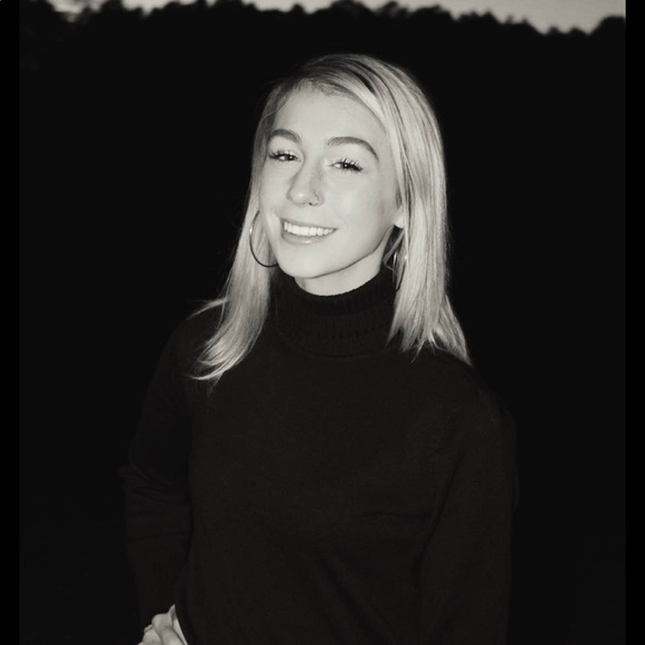 Meet your Posher, Kristen - Picture 1 of 1